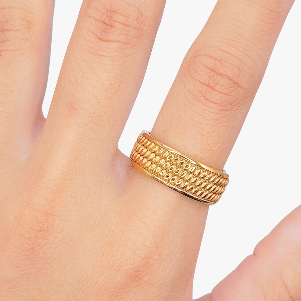 Dotted Line Band Ring