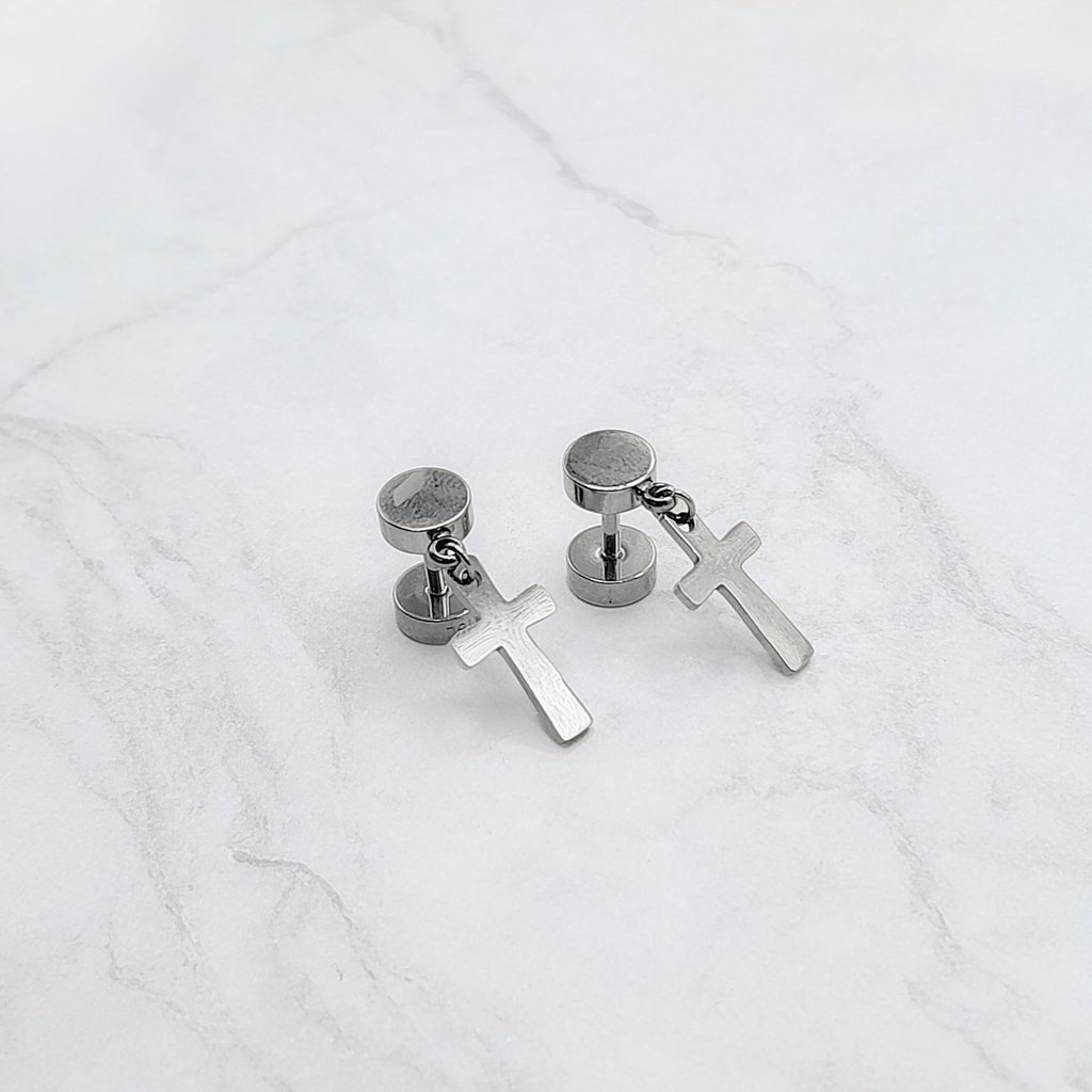 Fake 2025 stud earrings