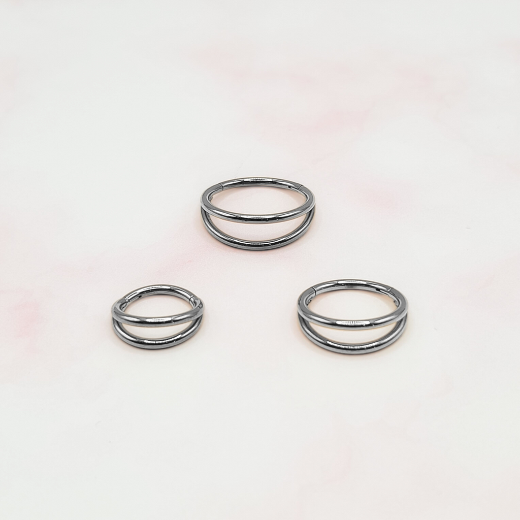 Twin Bold Seamless Hoops