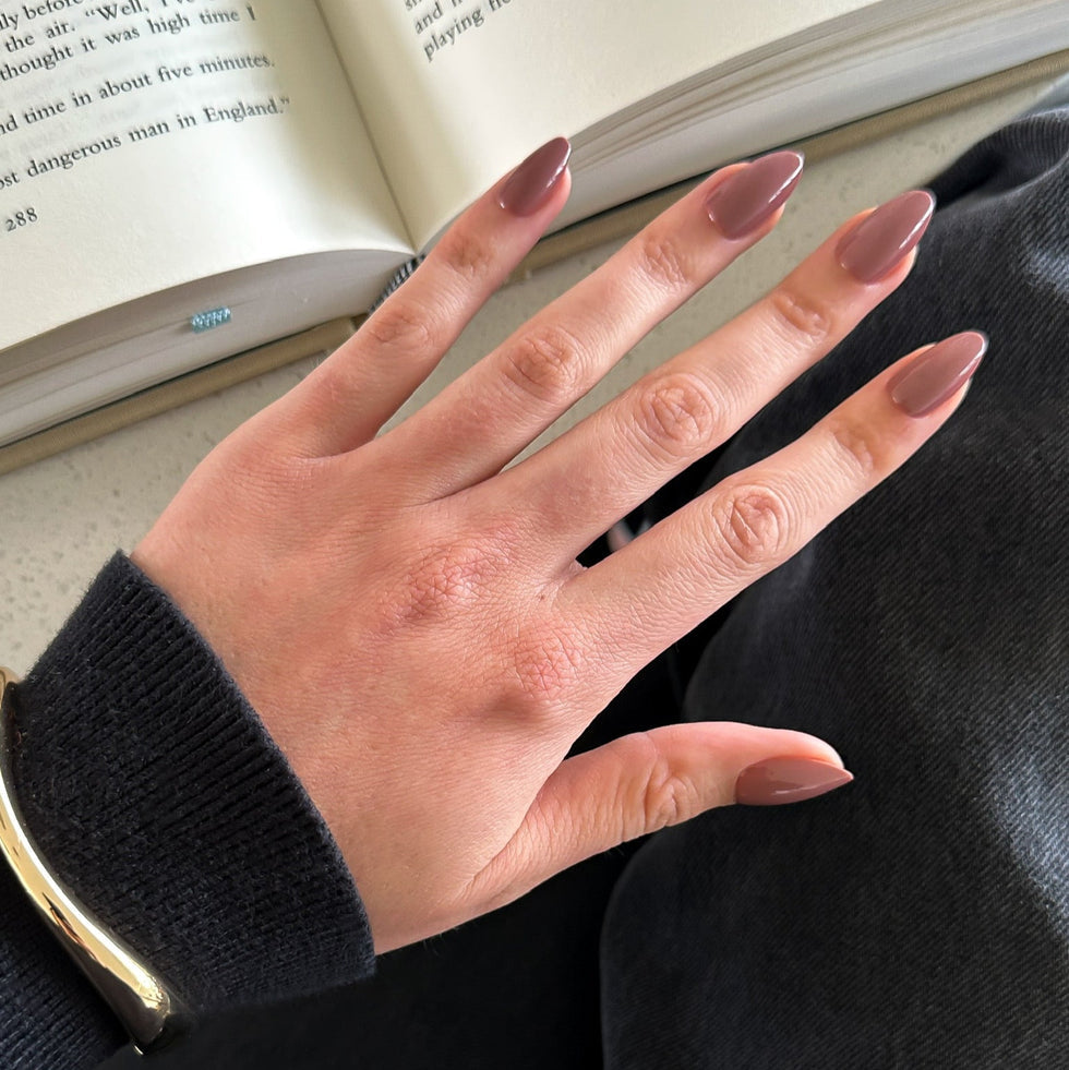 PRESSING NAILS - ESPRESSO BLUSH