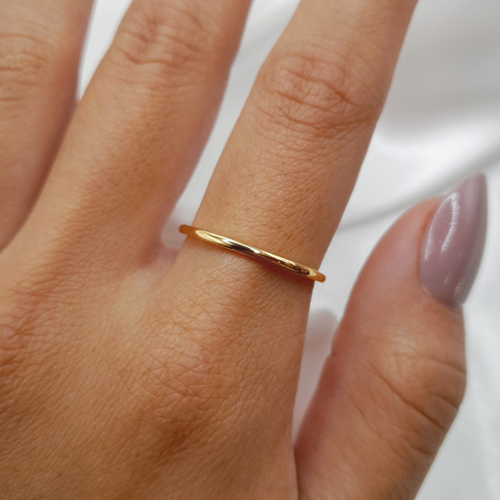 Slightly Rounded Ring Band Delicate 1.2mm rounded band ring | Gl'amour